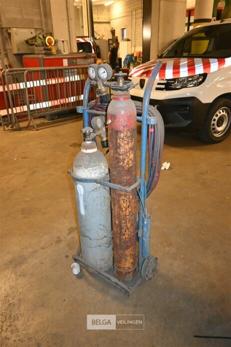 Brander met 2 flessen – foto 2 – kavel bij Belga Veilingen