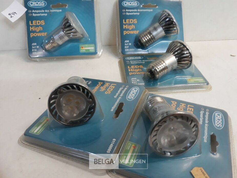 5 x LED spot 3W warm wit 2xE14+3xE27 fitting – foto 4 – kavel bij Belga Veilingen, Oudsbergen