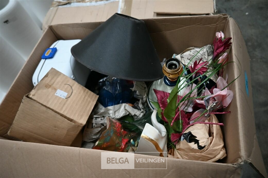 1 Doos huisraad – foto 2 – kavel bij Belga Veilingen, Lummen