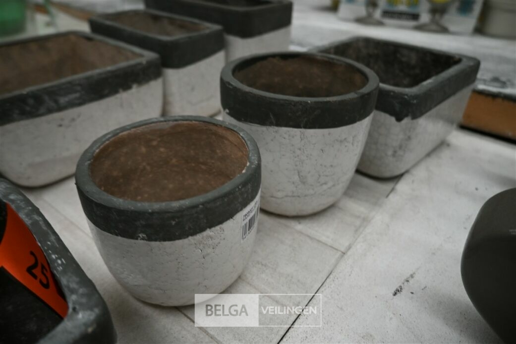 ± 4 Bloempotten – foto 4 – kavel bij Belga Veilingen, Lummen