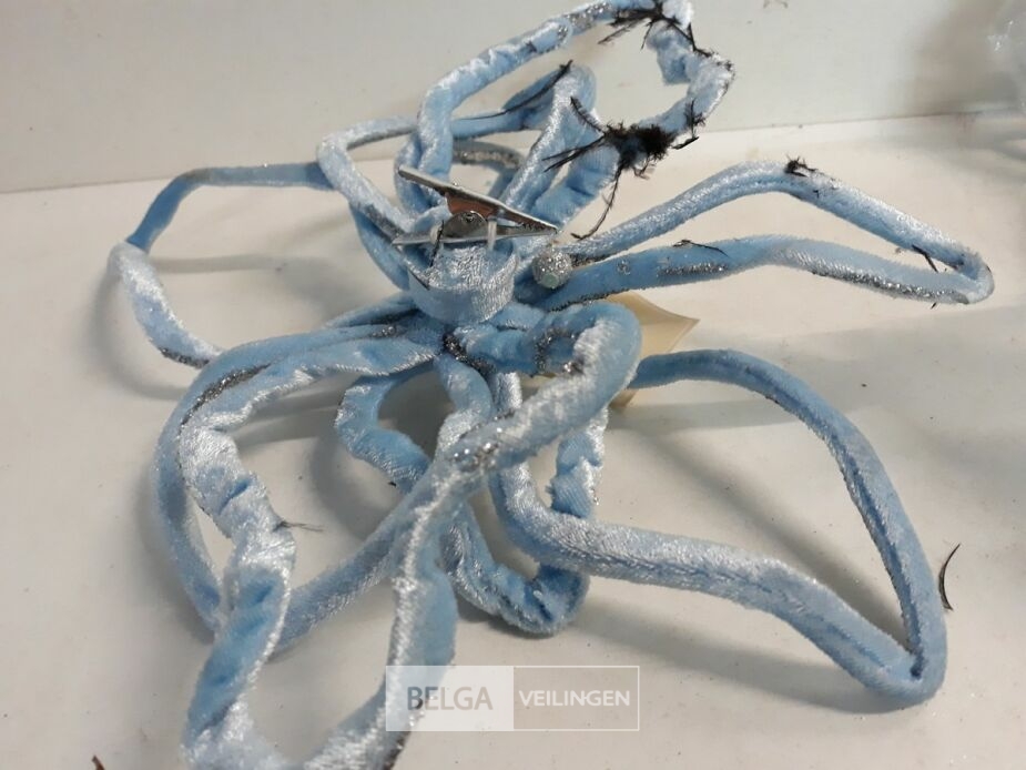 5 x Bloem licht blauw op clip 27 cm – foto 3 – kavel bij Belga Veilingen, Oudsbergen