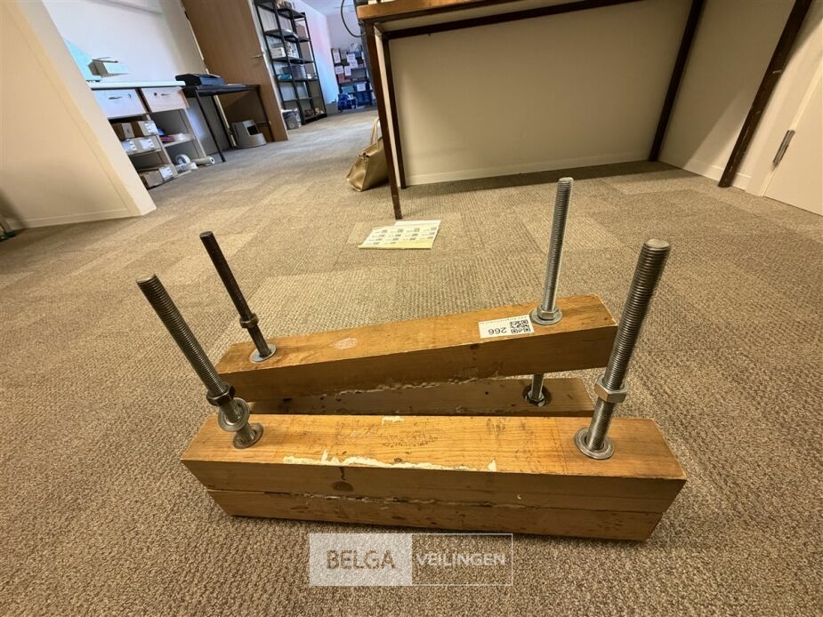 Houten lijmpers – foto 4 – kavel bij Belga Veilingen