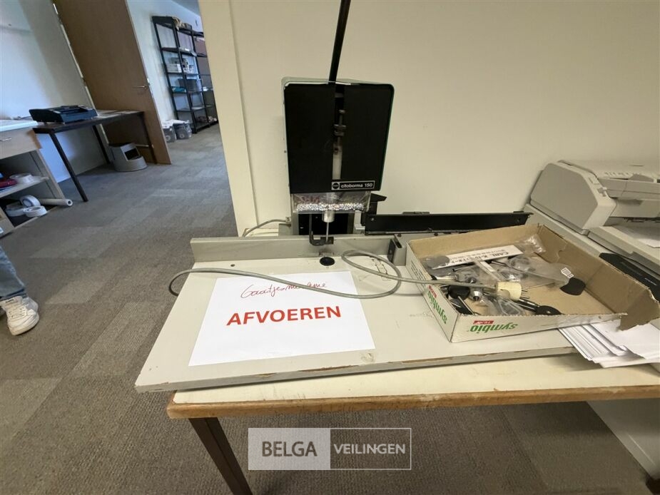 Papierboormachine ERNST NAGEL – foto 2 – kavel bij Belga Veilingen