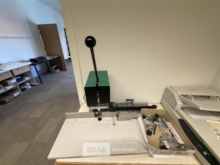 Papierboormachine ERNST NAGEL – foto 4 – kavel bij Belga Veilingen