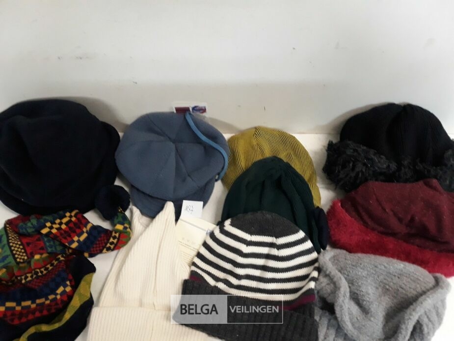 10 x Muts voor kinderen 10 assorti – foto 3 – kavel bij Belga Veilingen, Oudsbergen