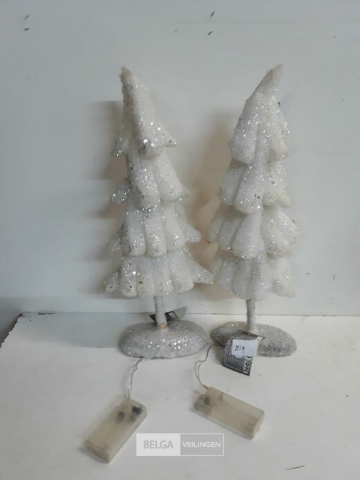 2 x Kerstboom wit 40 cm met verlichting – foto 2 – kavel bij Belga Veilingen, Oudsbergen