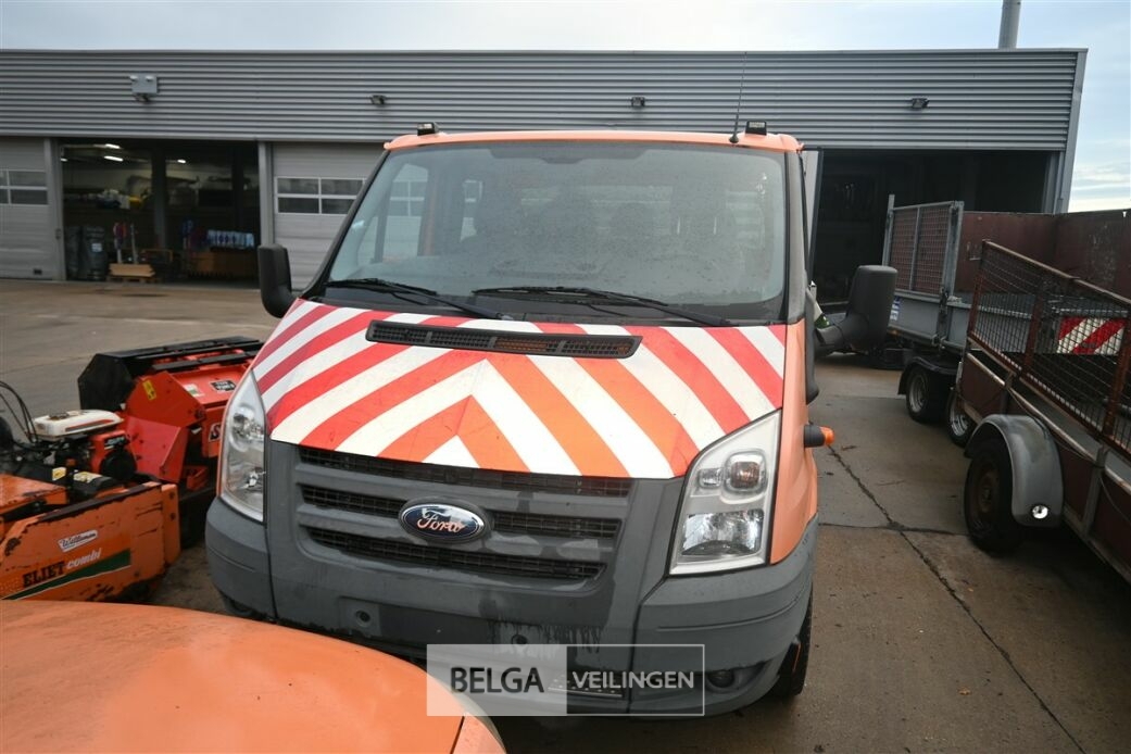 FORD TRANSIT lichte vrachtwagen met laadbak – foto 3 – kavel bij Belga Veilingen