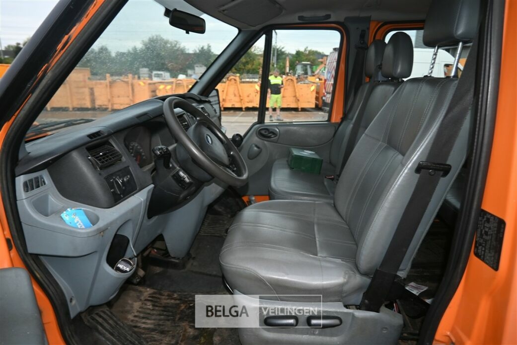 FORD TRANSIT lichte vrachtwagen met laadbak – foto 5 – kavel bij Belga Veilingen
