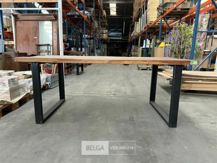 Industriële eettafel – foto 4 – kavel bij Belga Veilingen, Lummen