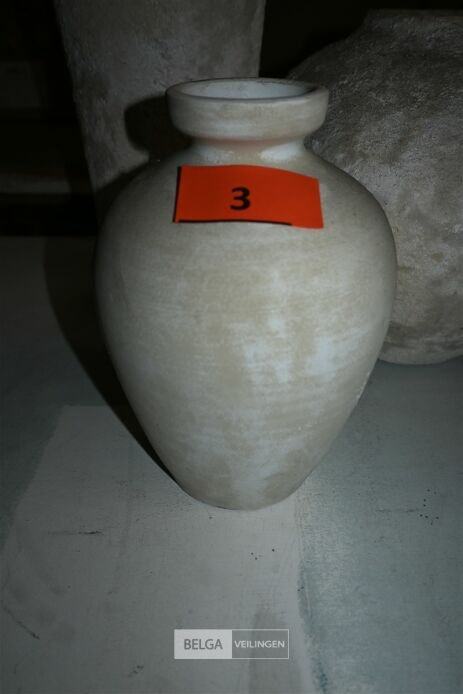 ± 3 beige vazen – foto 4 – kavel bij Belga Veilingen, Lummen