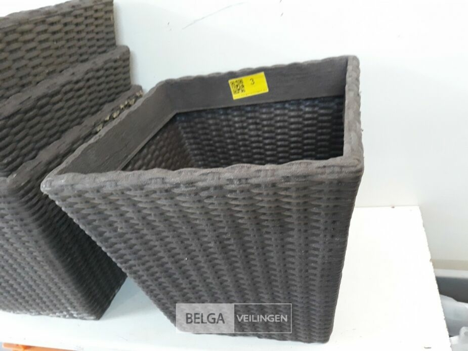 4 x Bloempot vierkant 40 x 40 x H 35 cm – foto 3 – kavel bij Belga Veilingen, Oudsbergen