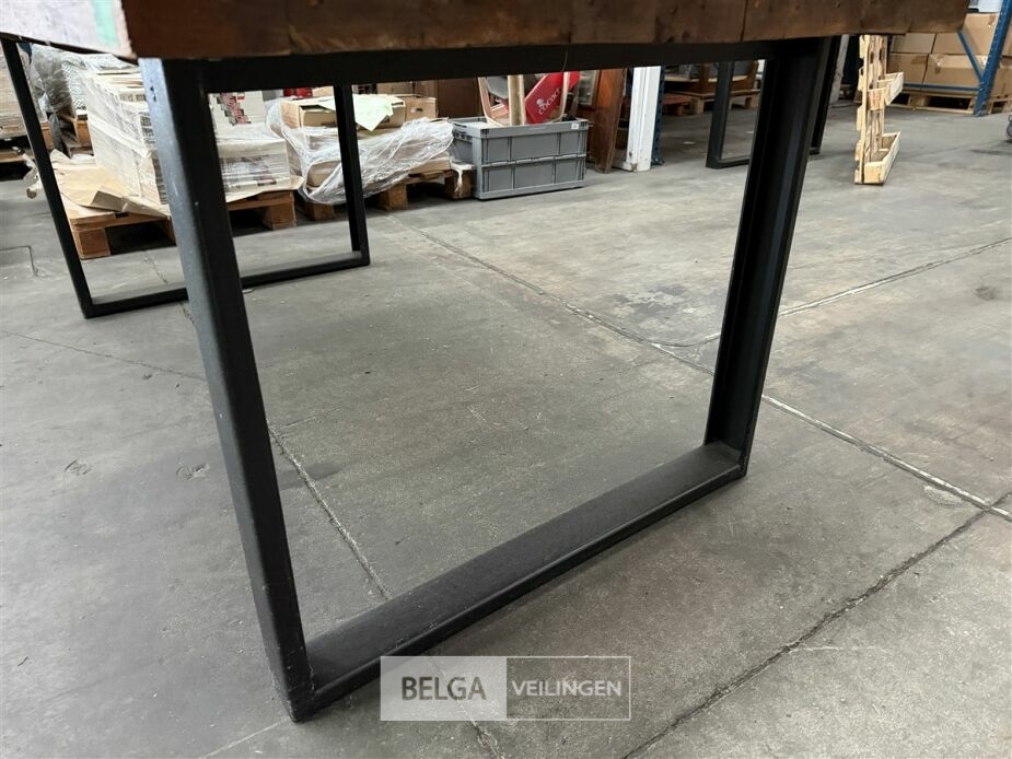 Industriële eettafel – foto 5 – kavel bij Belga Veilingen, Lummen
