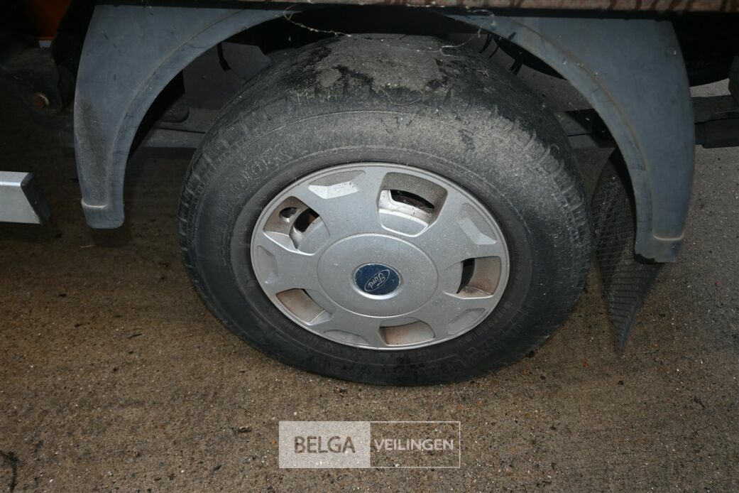 FORD TRANSIT lichte vrachtwagen met laadbak – foto 19 – kavel bij Belga Veilingen