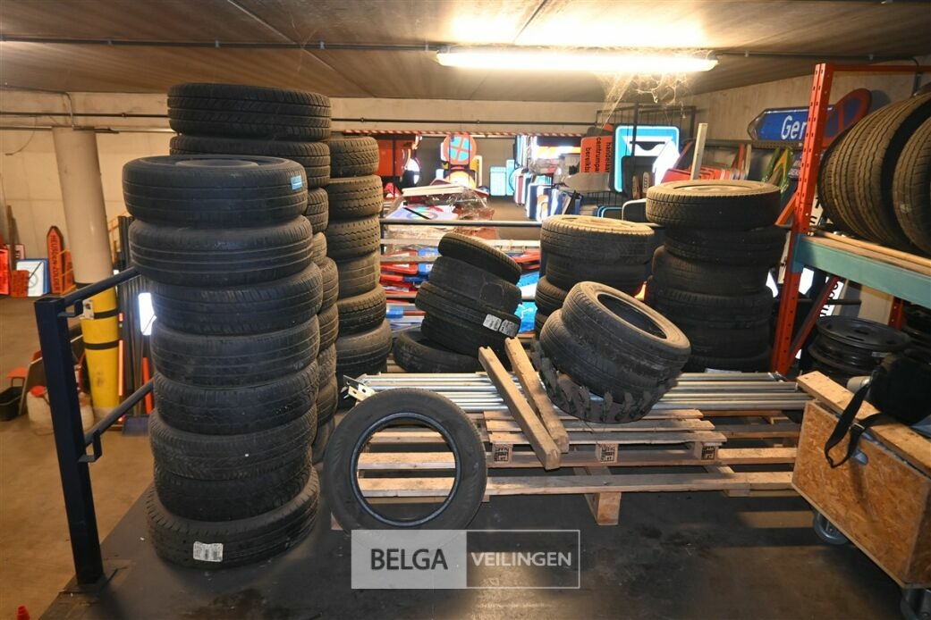 Partij autobanden – foto 2 – kavel bij Belga Veilingen