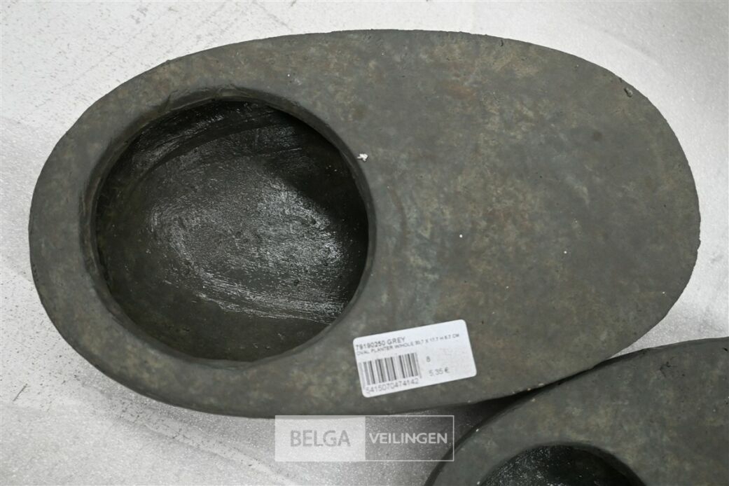 ± 3 Ovale bloempotten – foto 4 – kavel bij Belga Veilingen, Lummen