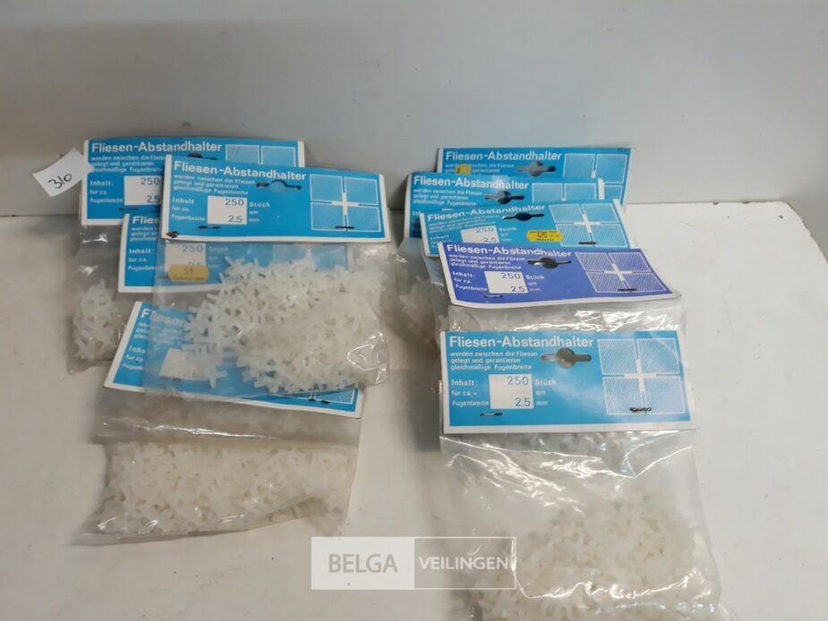 10 x Tegelkruisjes 2,5mm 250 stuks – foto 2 – kavel bij Belga Veilingen, Oudsbergen