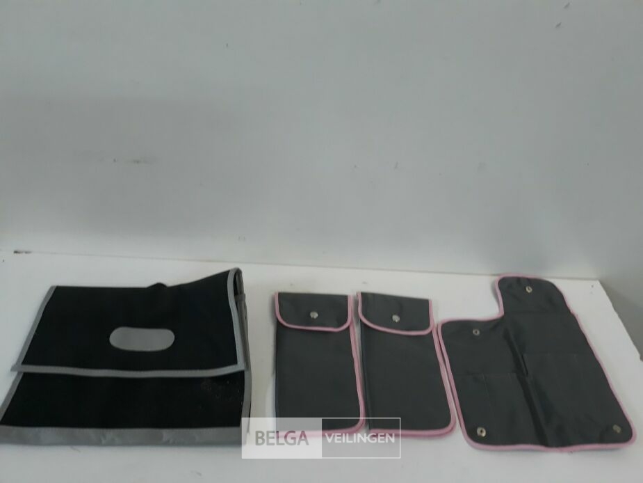 4 x Opbergtas 3 x roze 1 x grijs – foto 2 – kavel bij Belga Veilingen, Oudsbergen