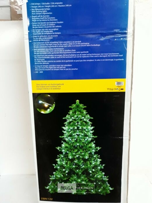 1 x Kerstboom 2,4 M metalen voet groen met 536 LED lampen – foto 2 – kavel bij Belga Veilingen, Oudsbergen