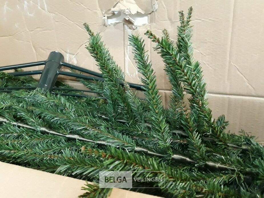 1 x Kerstboom 2,4 M metalen voet groen – foto 3 – kavel bij Belga Veilingen, Oudsbergen