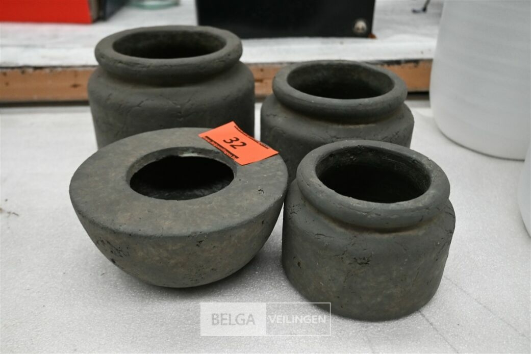 ± 4 Ronde bloempotten – foto 2 – kavel bij Belga Veilingen, Lummen