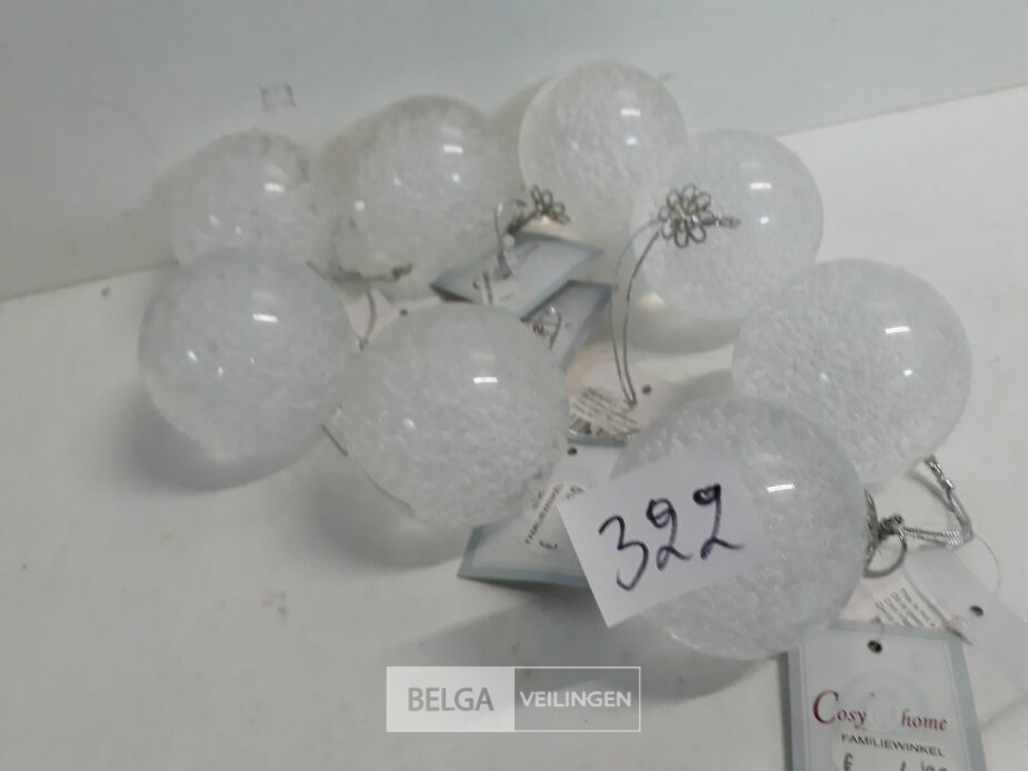 9 x Kerstbal acryl met luchtbellen 5,5 cm – foto 2 – kavel bij Belga Veilingen, Oudsbergen