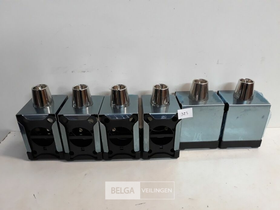 6 x Servettenhouder inox – foto 2 – kavel bij Belga Veilingen, Oudsbergen