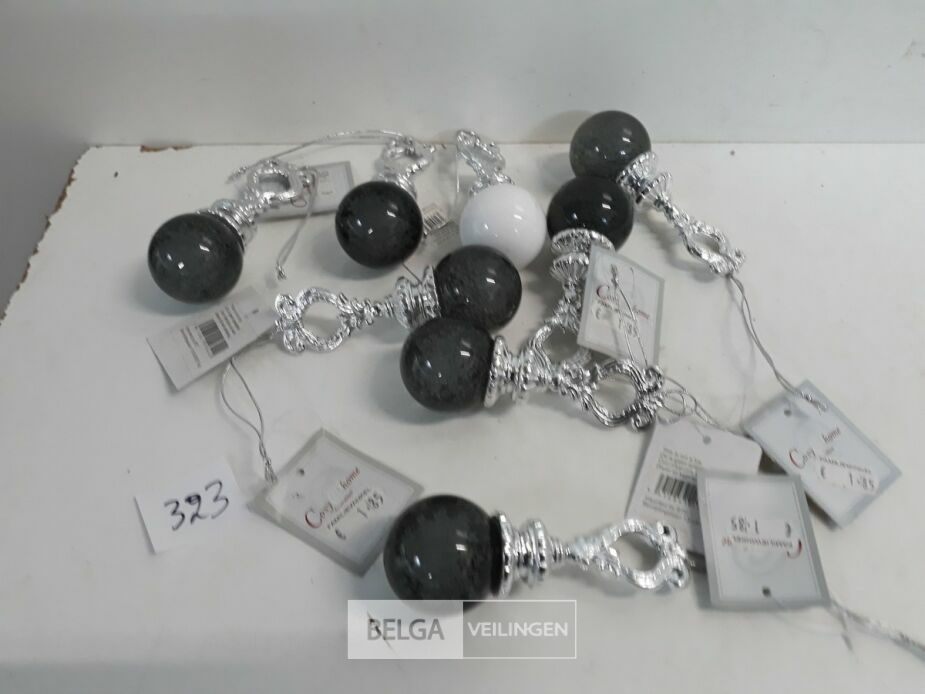 9 x Hangdeco met bal 10 cm – foto 2 – kavel bij Belga Veilingen, Oudsbergen
