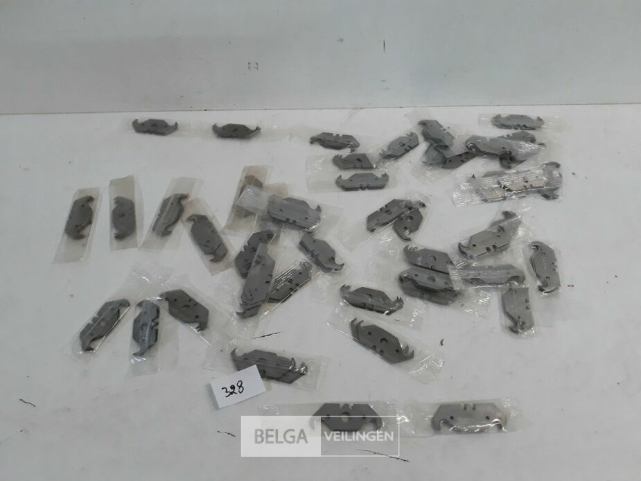 22 x Vervangmes 5 stuks met haak 5 cm – foto 2 – kavel bij Belga Veilingen, Oudsbergen