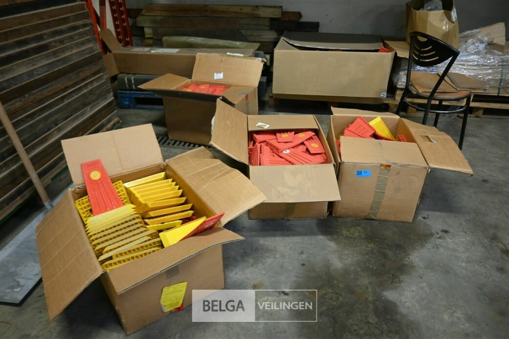 Grote partij signalisatiemateriaal SWAREFLEX – foto 2 – kavel bij Belga Veilingen