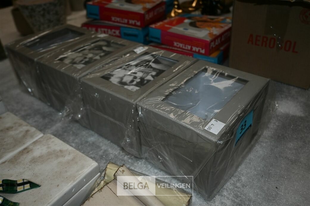 ± 4 Fotoboxen – foto 2 – kavel bij Belga Veilingen, Lummen
