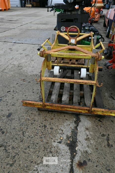 Stenenklem – foto 4 – kavel bij Belga Veilingen