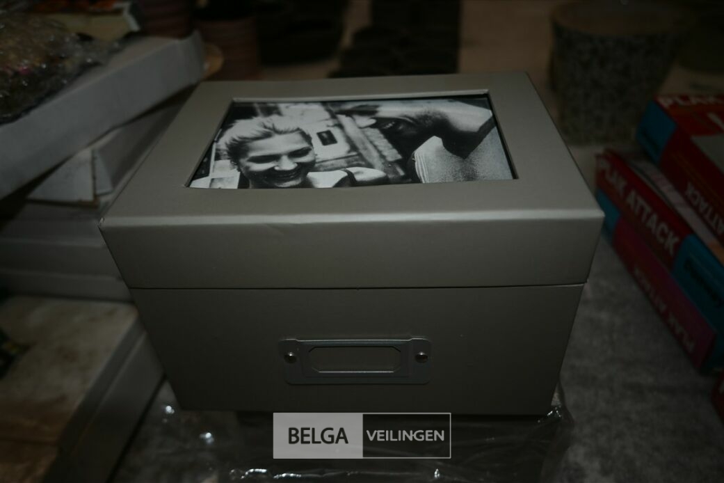 ± 4 Fotoboxen – foto 4 – kavel bij Belga Veilingen, Lummen