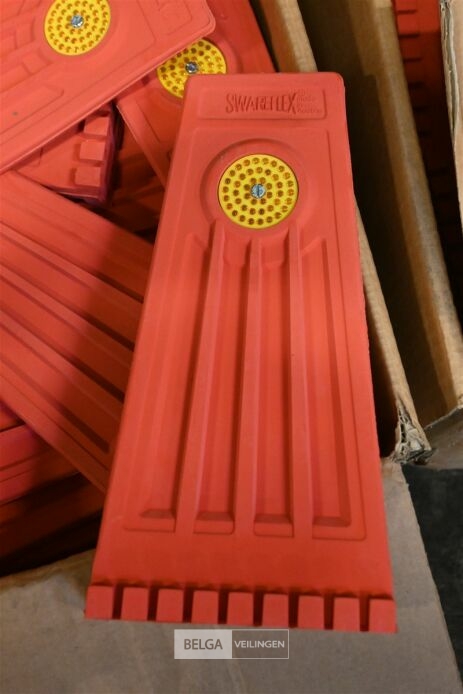 Grote partij signalisatiemateriaal SWAREFLEX – foto 5 – kavel bij Belga Veilingen