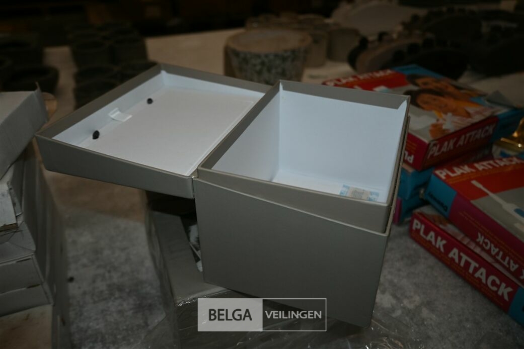 ± 4 Fotoboxen – foto 5 – kavel bij Belga Veilingen, Lummen