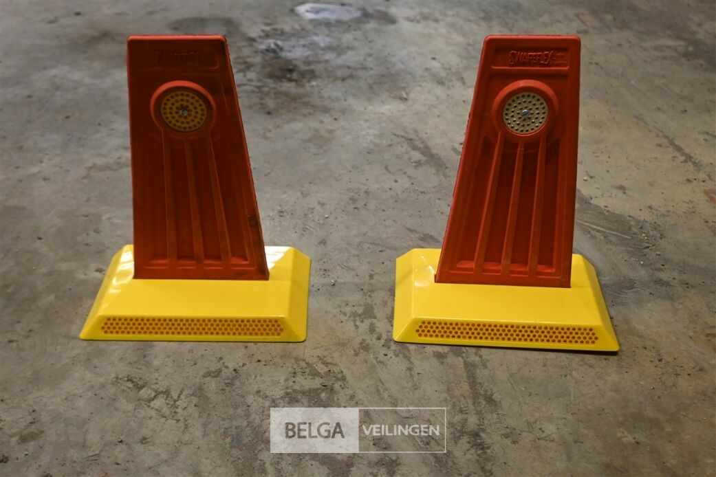 Grote partij signalisatiemateriaal SWAREFLEX – foto 6 – kavel bij Belga Veilingen