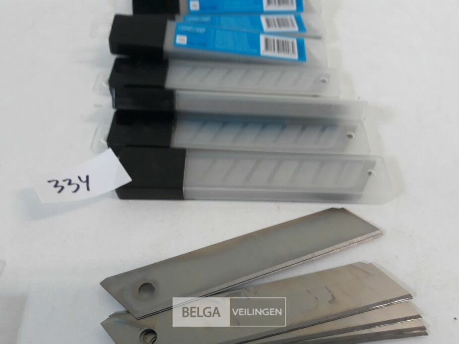 10 x Afbreek vervangmesjes 18 mm 10 stuks – foto 3 – kavel bij Belga Veilingen, Oudsbergen