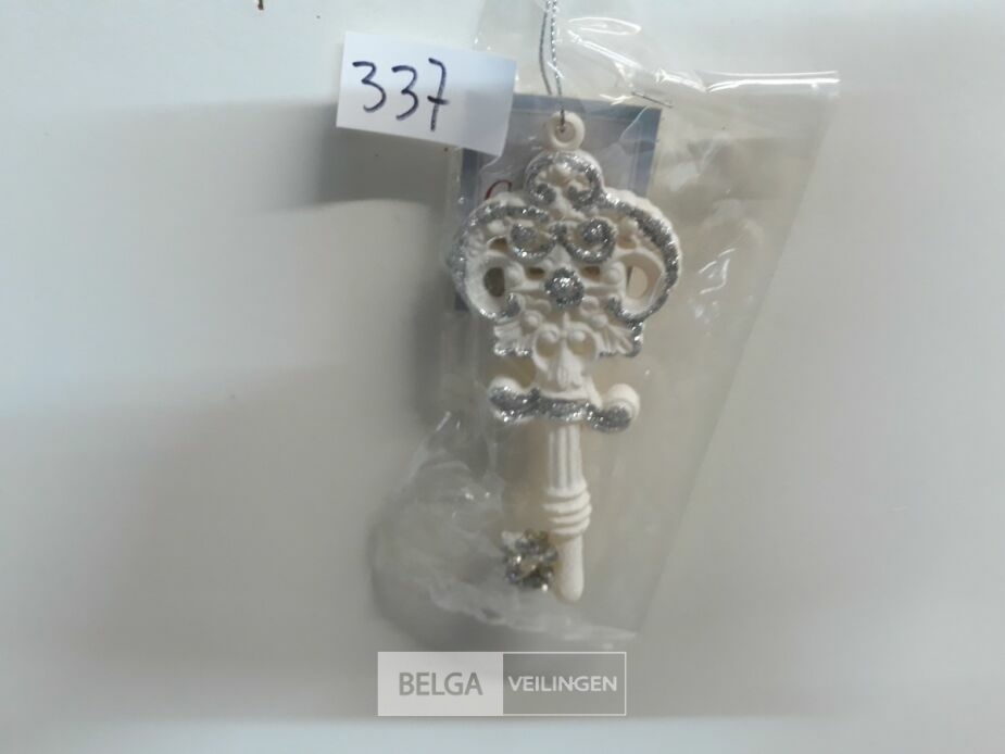 9 x Hangdeco sleutel 12 cm zilver/wit – foto 4 – kavel bij Belga Veilingen, Oudsbergen