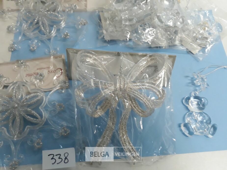 1 x Hangdeco acryl mix 7 x beer 2 x ster 1 x strik – foto 3 – kavel bij Belga Veilingen, Oudsbergen