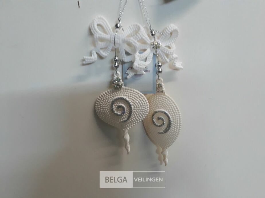 13 x Hangdeco wit/zilver 2 assorti – foto 3 – kavel bij Belga Veilingen, Oudsbergen