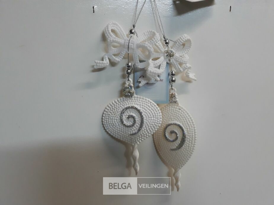 13 x Hangdeco wit/zilver 2 assorti – foto 4 – kavel bij Belga Veilingen, Oudsbergen