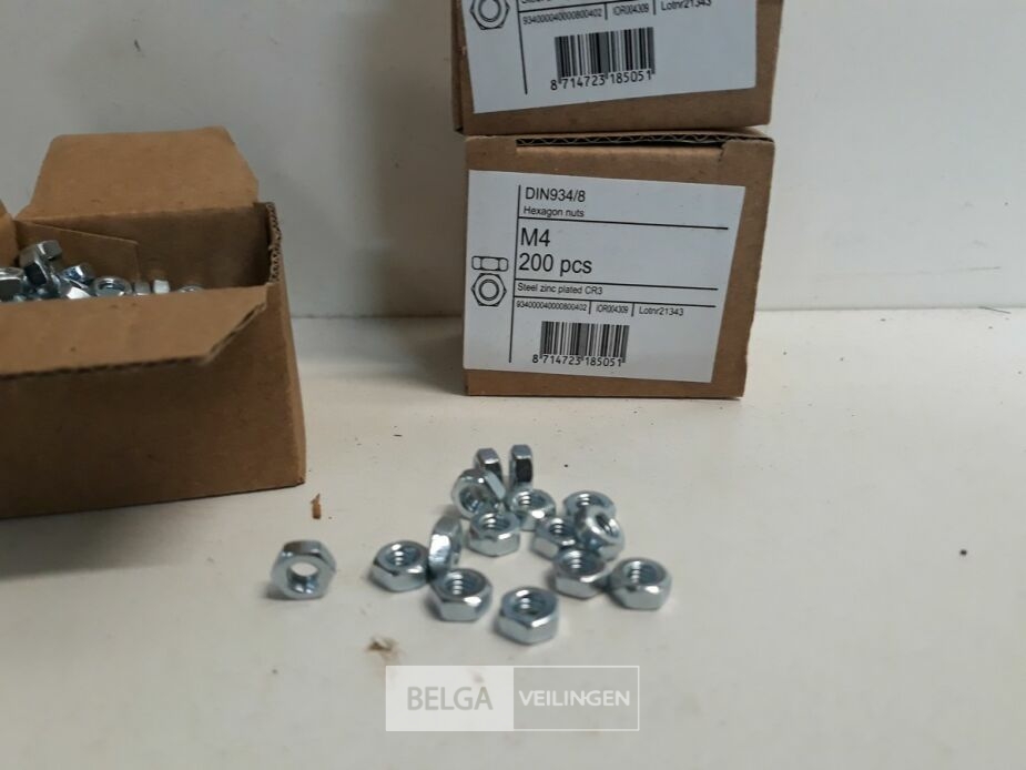 3 x Zeskantmoeren verzinkt M 4 200 stuks – foto 4 – kavel bij Belga Veilingen, Oudsbergen