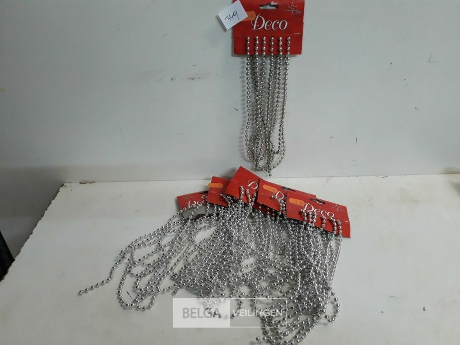 6 x Kralenguirlande pvc zilver +/-2,5M – foto 3 – kavel bij Belga Veilingen, Oudsbergen