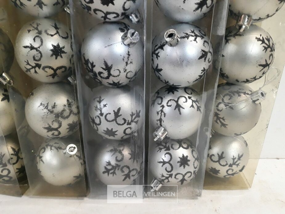 5 x Kerstballen 5 cm pvc zilver zwart – foto 4 – kavel bij Belga Veilingen, Oudsbergen
