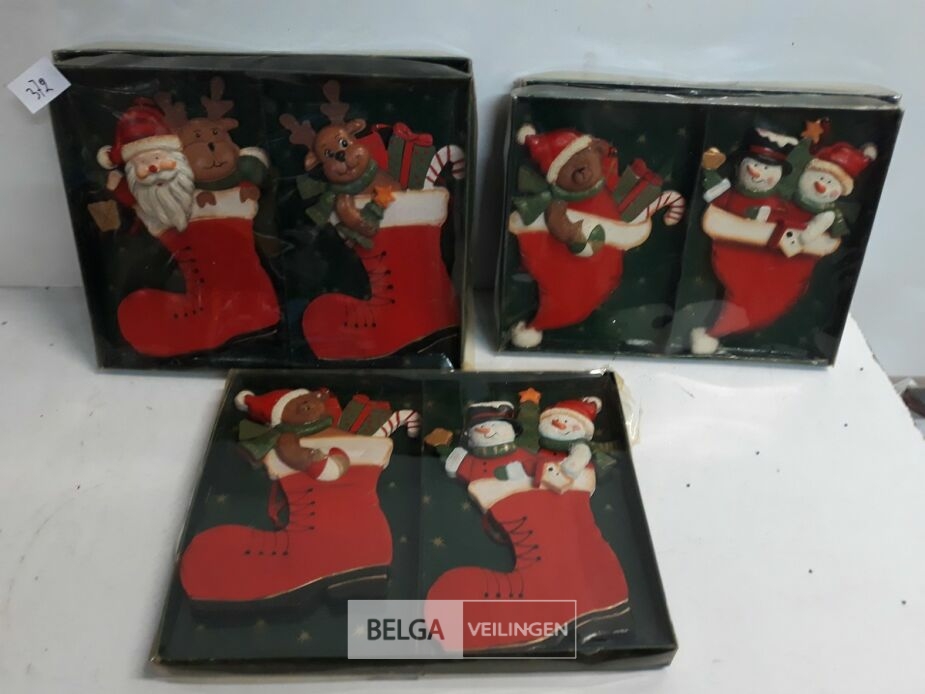 6 x Hangdeco hout kerstfiguur in sok/muts 2 stuks – foto 2 – kavel bij Belga Veilingen, Oudsbergen