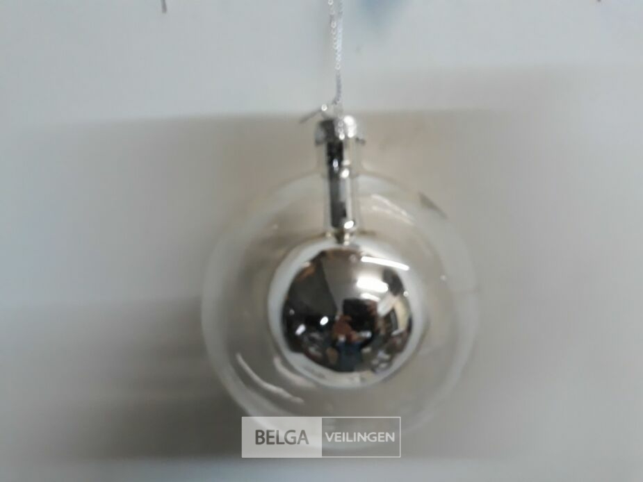 5 x Kerstbal glas 10 cm transparant met mini zilveren bal – foto 4 – kavel bij Belga Veilingen, Oudsbergen