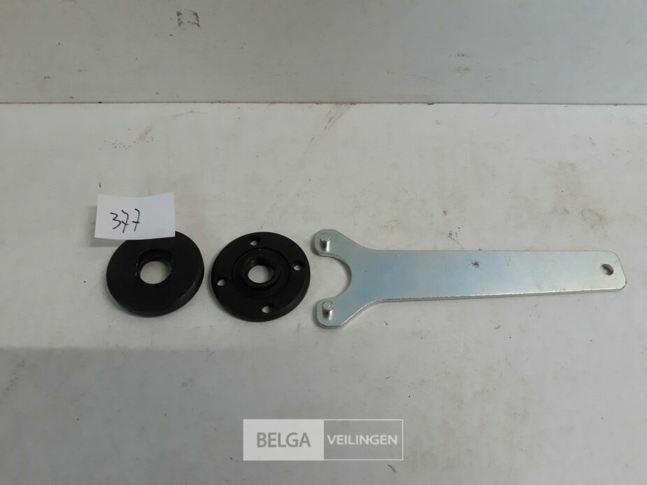 1 x Moer+ondermoer met sleutel voor haakse slijper – foto 2 – kavel bij Belga Veilingen, Oudsbergen