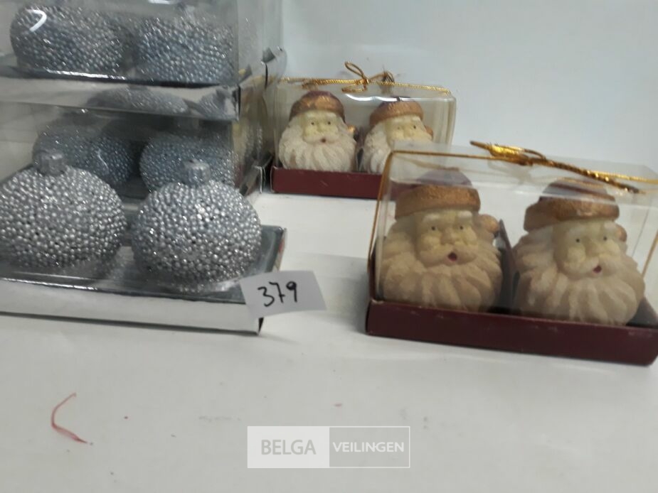 7 x Kerstkaars 2 stuks mix kerstmanhoofd/ballen – foto 3 – kavel bij Belga Veilingen, Oudsbergen