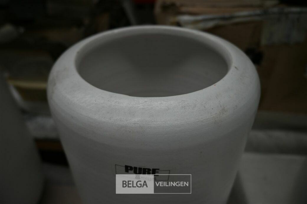 ± 3 Hoge vazen – foto 5 – kavel bij Belga Veilingen, Lummen