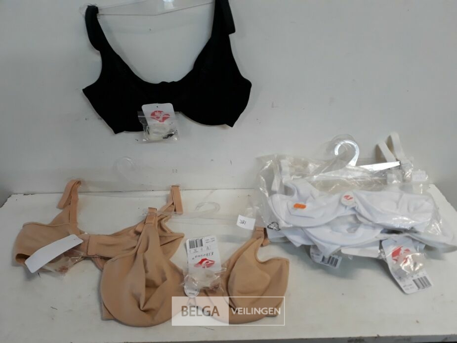 11 x BH 8xD 3xE diverse maten wit/beige/zwart – foto 3 – kavel bij Belga Veilingen, Oudsbergen
