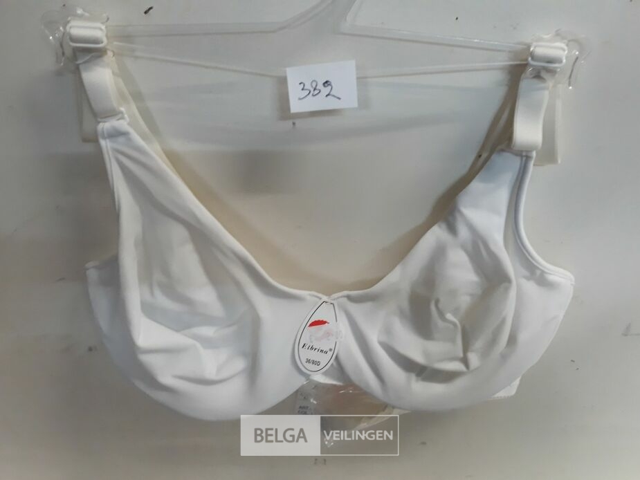 10 x BH D diverse maten wit/beige/zwart – foto 3 – kavel bij Belga Veilingen, Oudsbergen